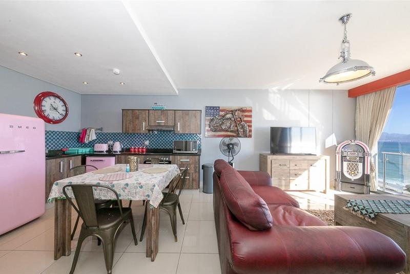 2 Bedroom Property for Sale in Bloubergstrand Western Cape